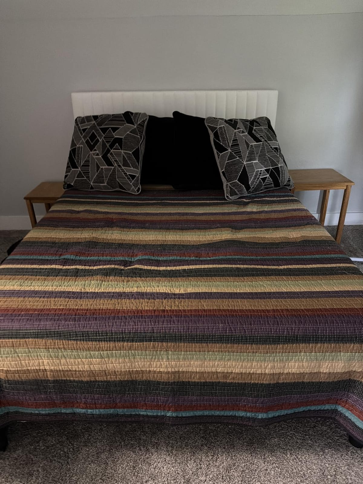 Allewie Full Bed Frame, Velvet Upholstered Platform Bed with Adjustable Vertical Channel Tufted Headboard customer photo 2