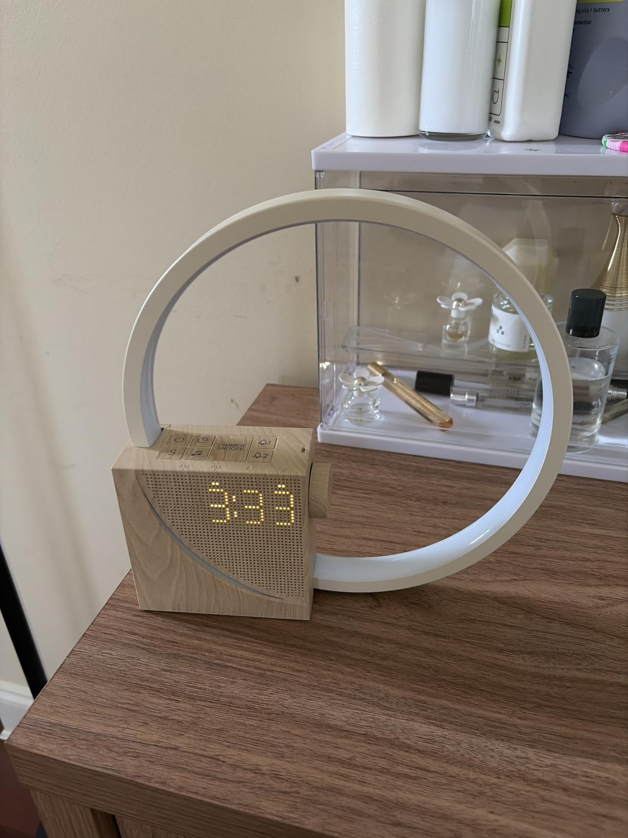 Vivilumens Sunrise Alarm Clock with Sound Machine for Heavy Sleepers Adults customer photo 1
