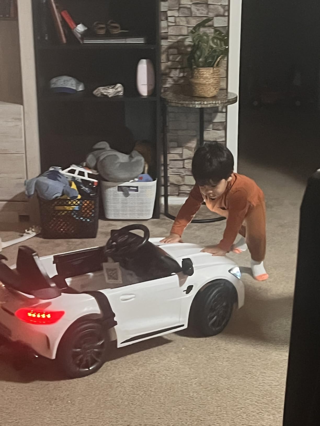 Winado 12V Licensed Mercedes Benz AMG GTR Kids Ride on Electric Car, Black customer photo 2