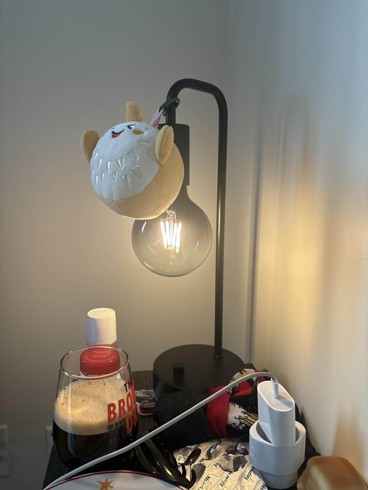 ONEWISH Industrial Table Lamp for Bedroom, Fully Dimmable Modern Bedside Lamps with 2700K Warm Light Bulb for Kids Reading, Minimalist Nightstand Lamps for Living Room, Office (Bulb Included) customer photo 1