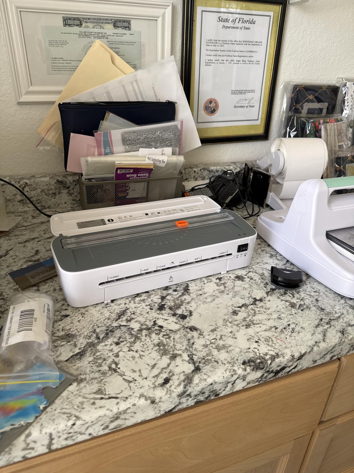 Laminator Machine, 11 in 1 Laminating Never Jam Technology with 36 Laminating Sheets, 9 Inch Thermal Laminator A4 Laminating Machine Hot & Cold with Paper Trimmer for Home Office School customer photo 1