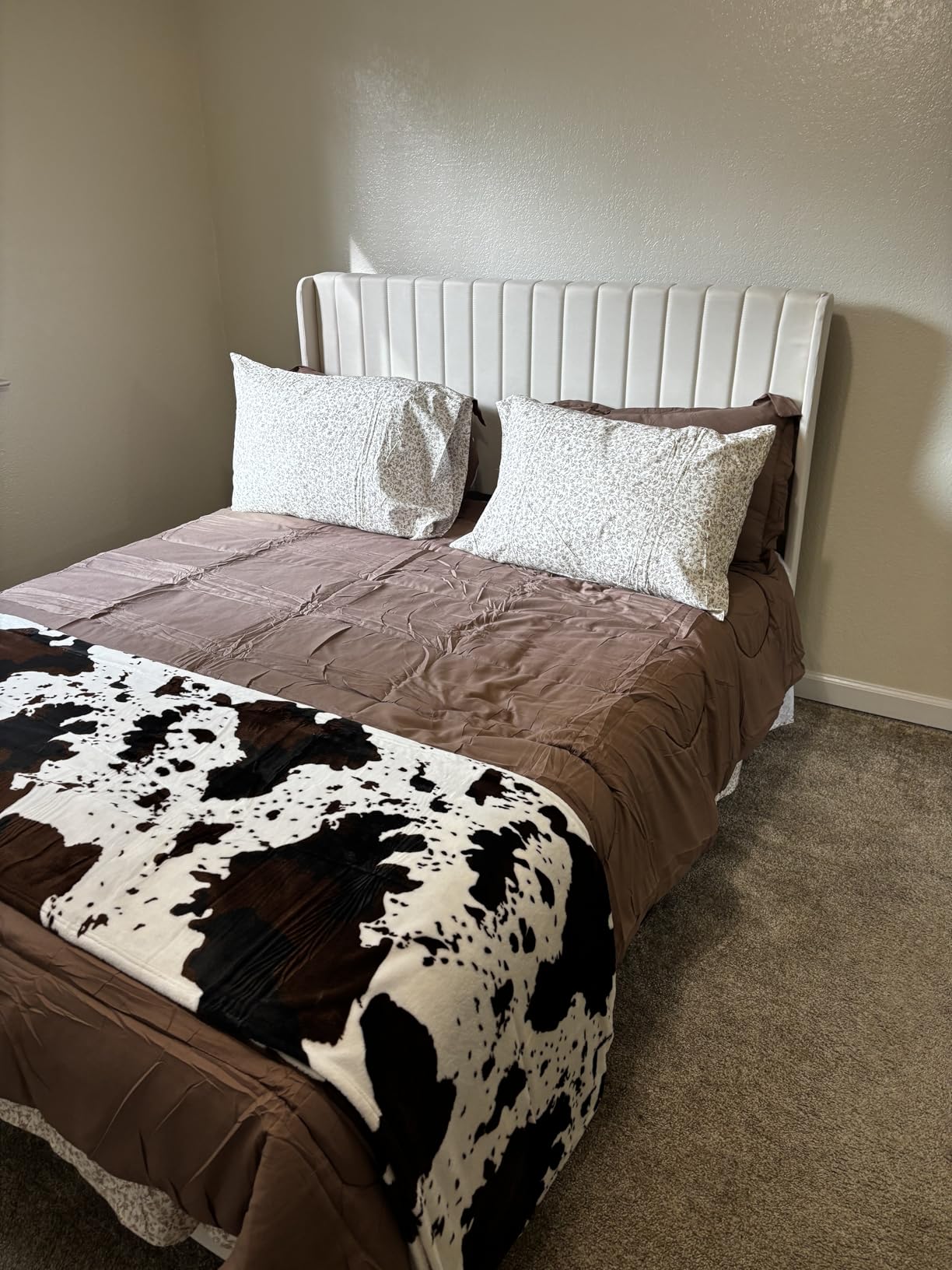 Yaheetech Queen Bed Frame with Headboard, Ivory Channel-Tufted Platform | Sturdy Wood Frame with Upholstered Linen Blend Fabric Provides Silent Support, Easy Assembly, 6