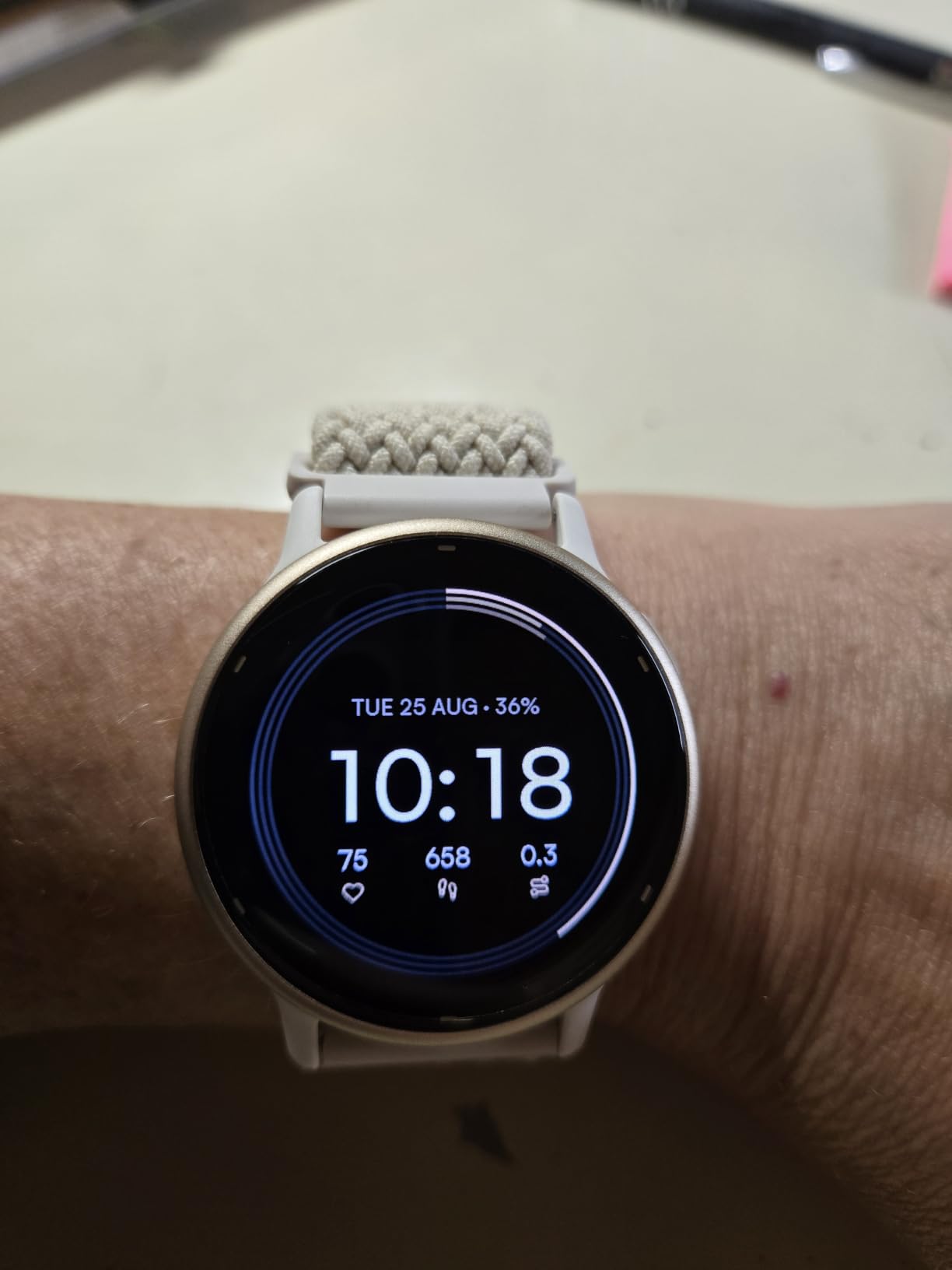 Garmin vívoactive® 5, Health & Fitness GPS Smartwatch, 42mm, Ivory customer photo 2