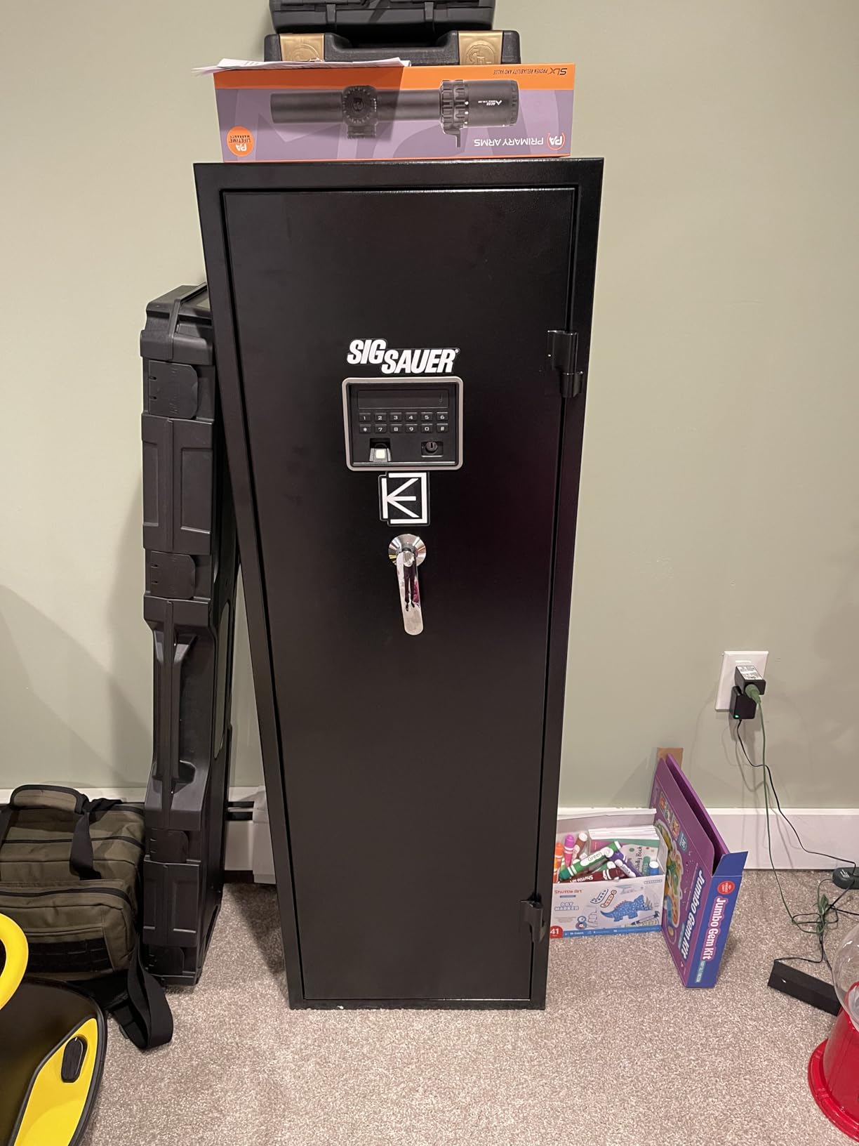 EMAXEE 8-15 Biometric Gun Safe Rifle, Large Gun Safes for Home Rifle and Pistols with Upgraded Panel and LED Light, Quick Access Fingerprint Gun Cabinet with Removable Shelf (No Assembly Required) customer photo 1