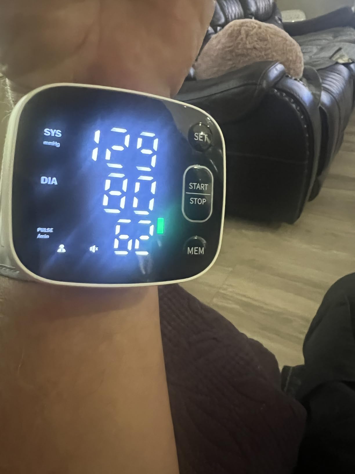 Oklar Wrist Blood Pressure Monitor, FDA Cleared Rechargeable BP Machine customer photo 1