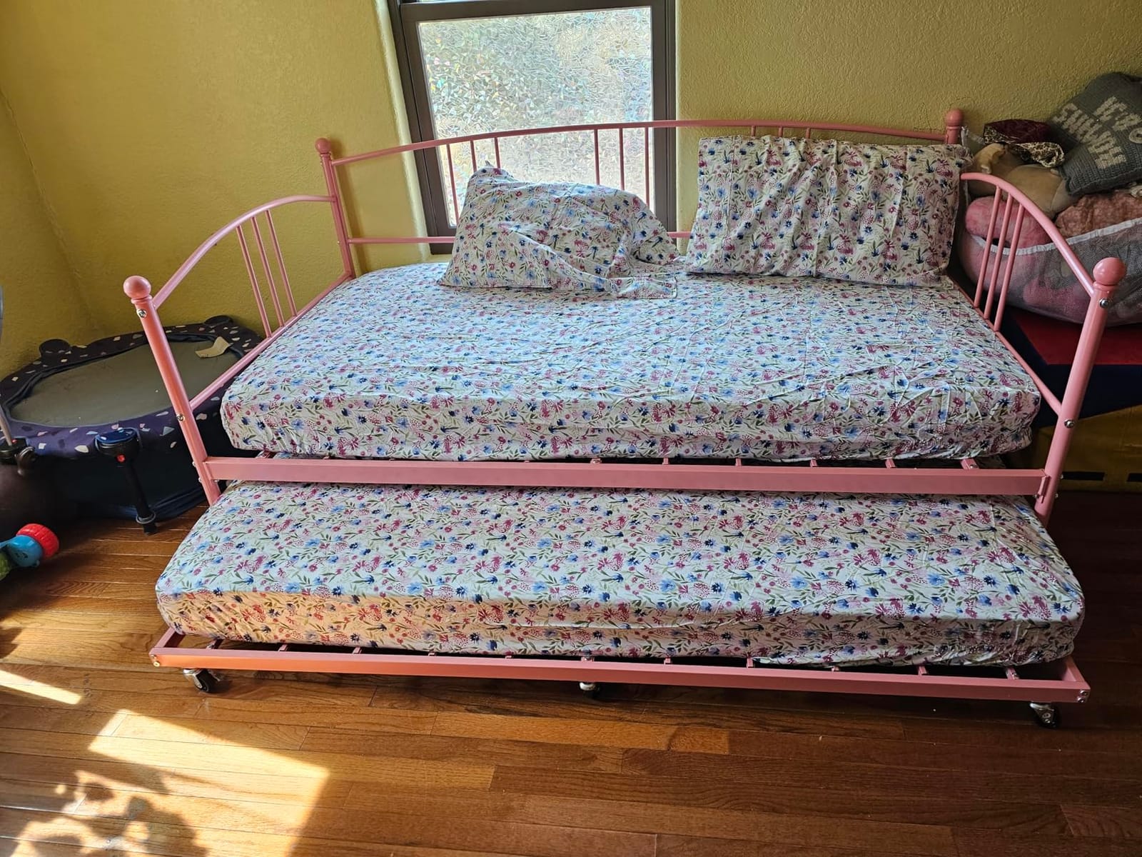 Zinus 6 Inch Twin XL Foam and Spring Hybrid Mattress, Medium Feel | Fiberglass Free, Durable Support, Mattress in a Box, CertiPUR-US & OEKO-TEX Certified Safe Materials customer photo 1