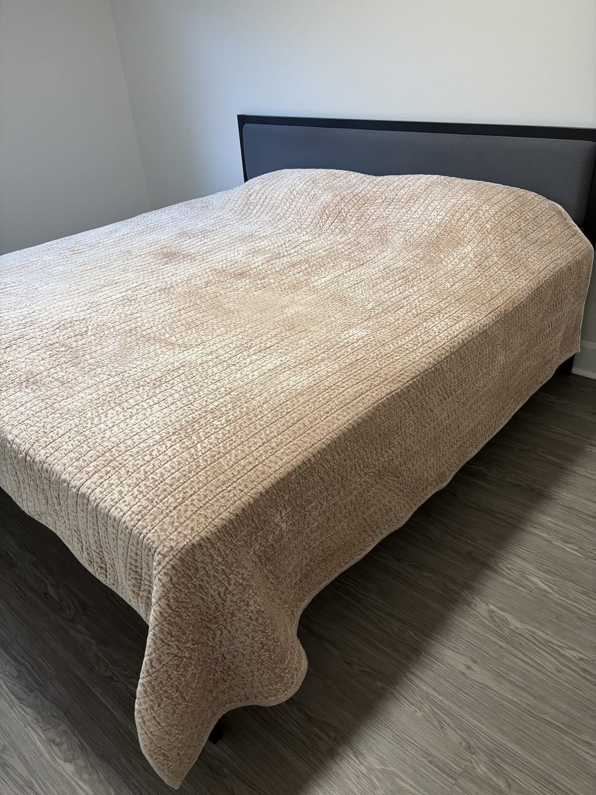 Zinus 10 Inch Support Plus Pocket Spring Hybrid Mattress / Strong Coils for Durable Support / Pocket Innersprings for Motion Isolation / Mattress-in-a-Box, King customer photo 2