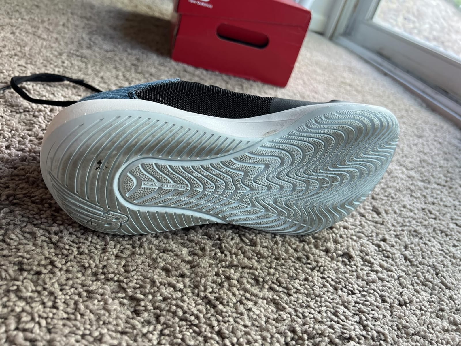 New Balance Men's 696 V4 Hard Court Tennis Shoe customer photo 2