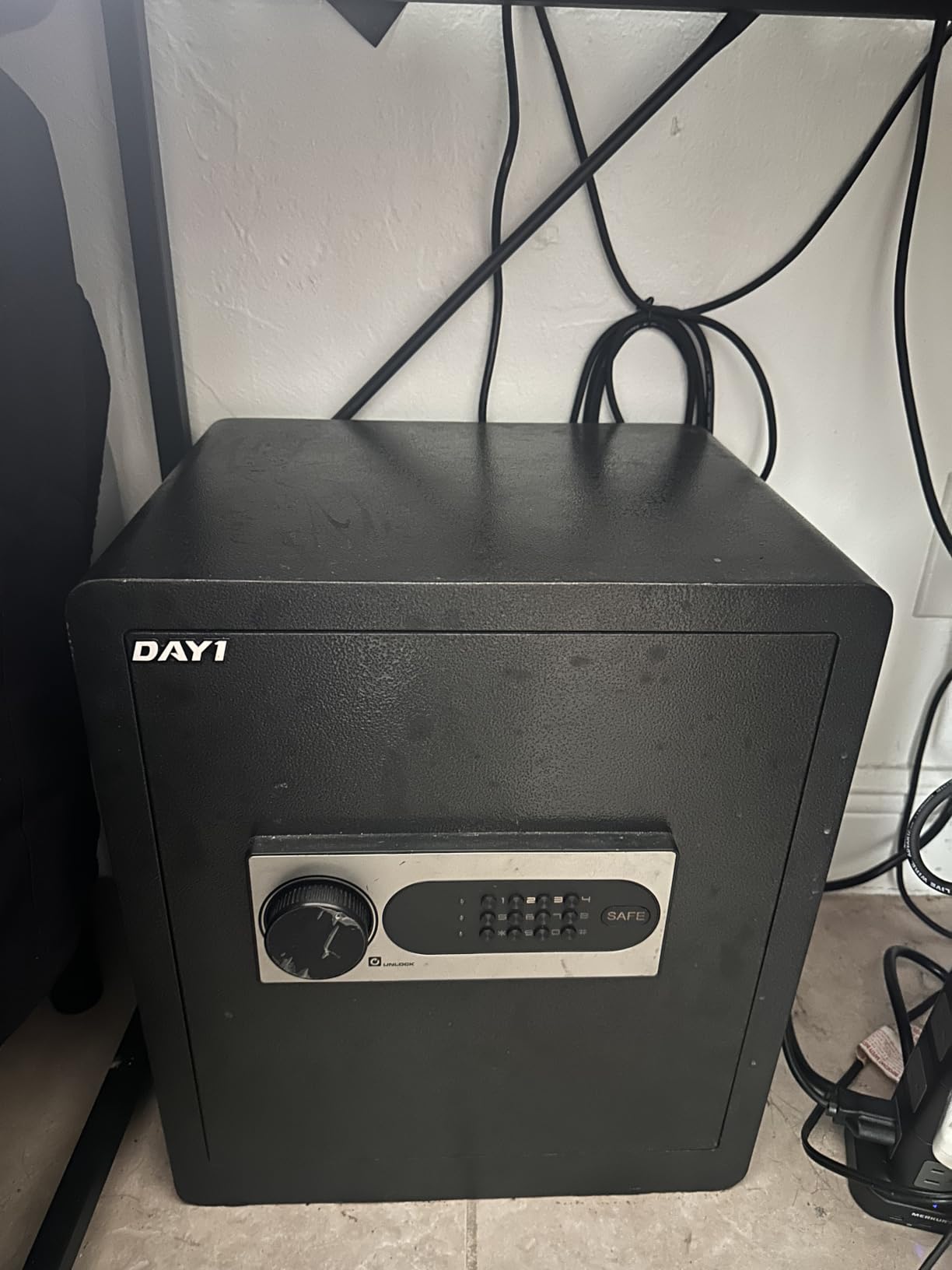 DAYI Safe Box, 2.0 Cu. Ft. Home Safes with Fireproof Bag for Valuables Docs customer photo 1