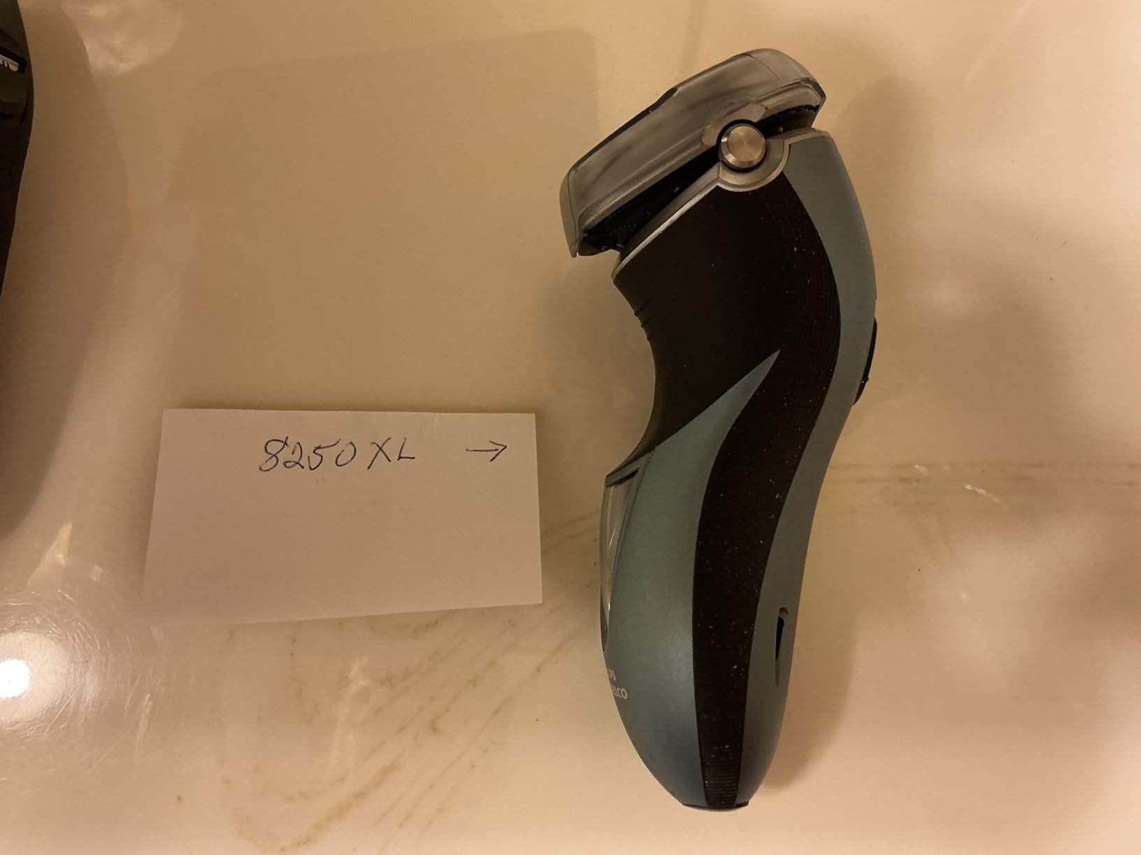 Philips Norelco 3900 Electric Shaver, Storm Blue customer photo 2
