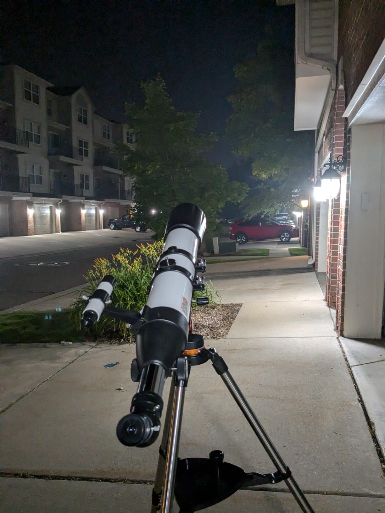 Dianfan Telescope for Adults High Powered, 90mm 800mm Astronomy Refractor | Portable Professional Telescope for Adults & Beginners, Fully Multi-Coated, Stainless Steel Tripod, Phone Adapter & Carry Bag customer photo 1