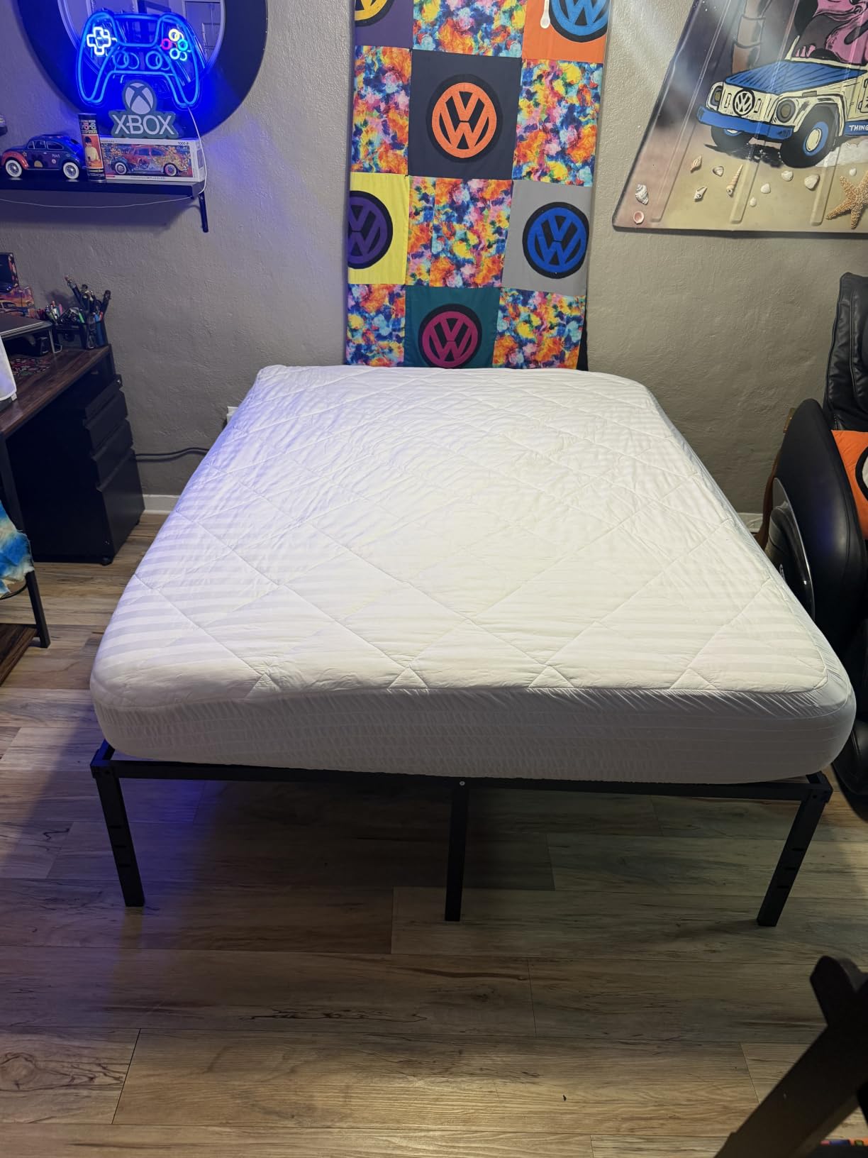 HLIPHA Metal Platform Bed Frame 18 Inch Tall, No Box Spring Needed, Queen Size Bed with Heavy Duty Strong Support Slats, Easy to Assemble, Black customer photo 2