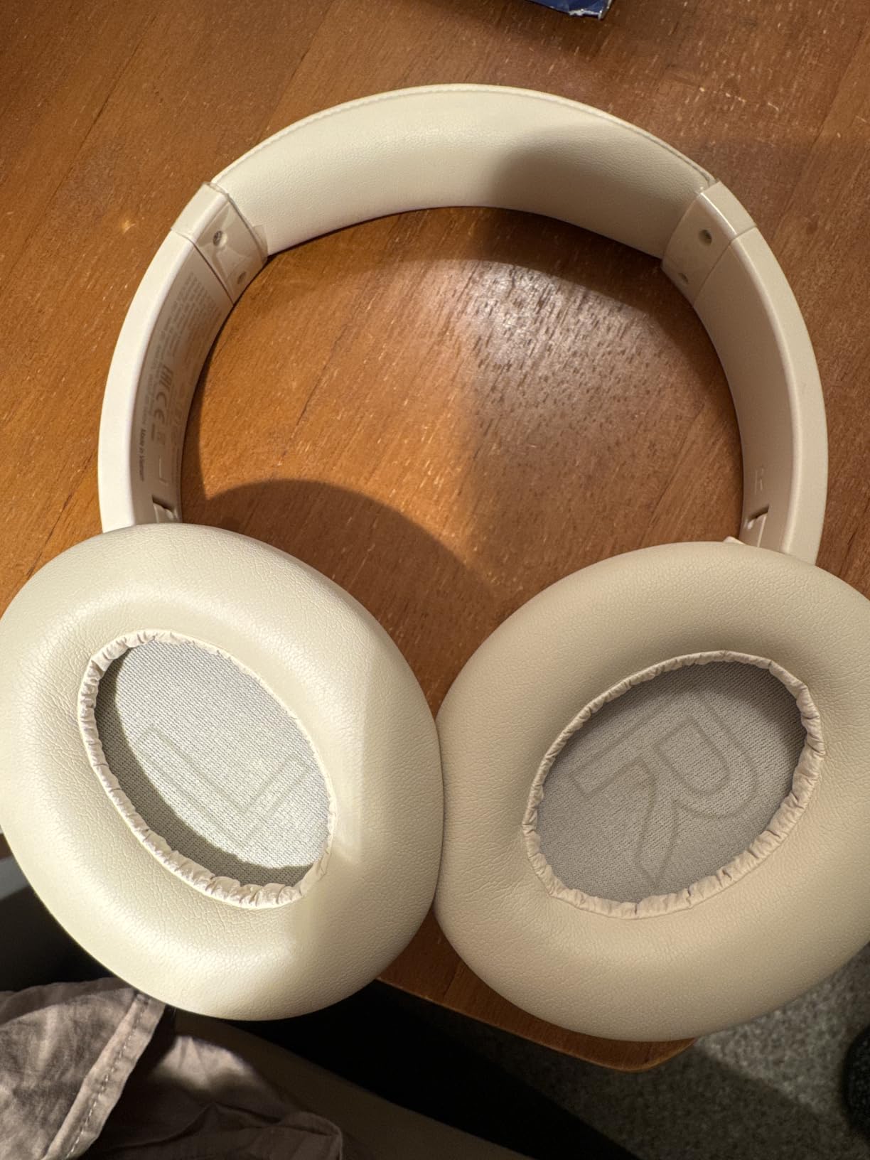 Soundcore by Anker Q20i Hybrid Active Noise Cancelling Headphones, White customer photo 2