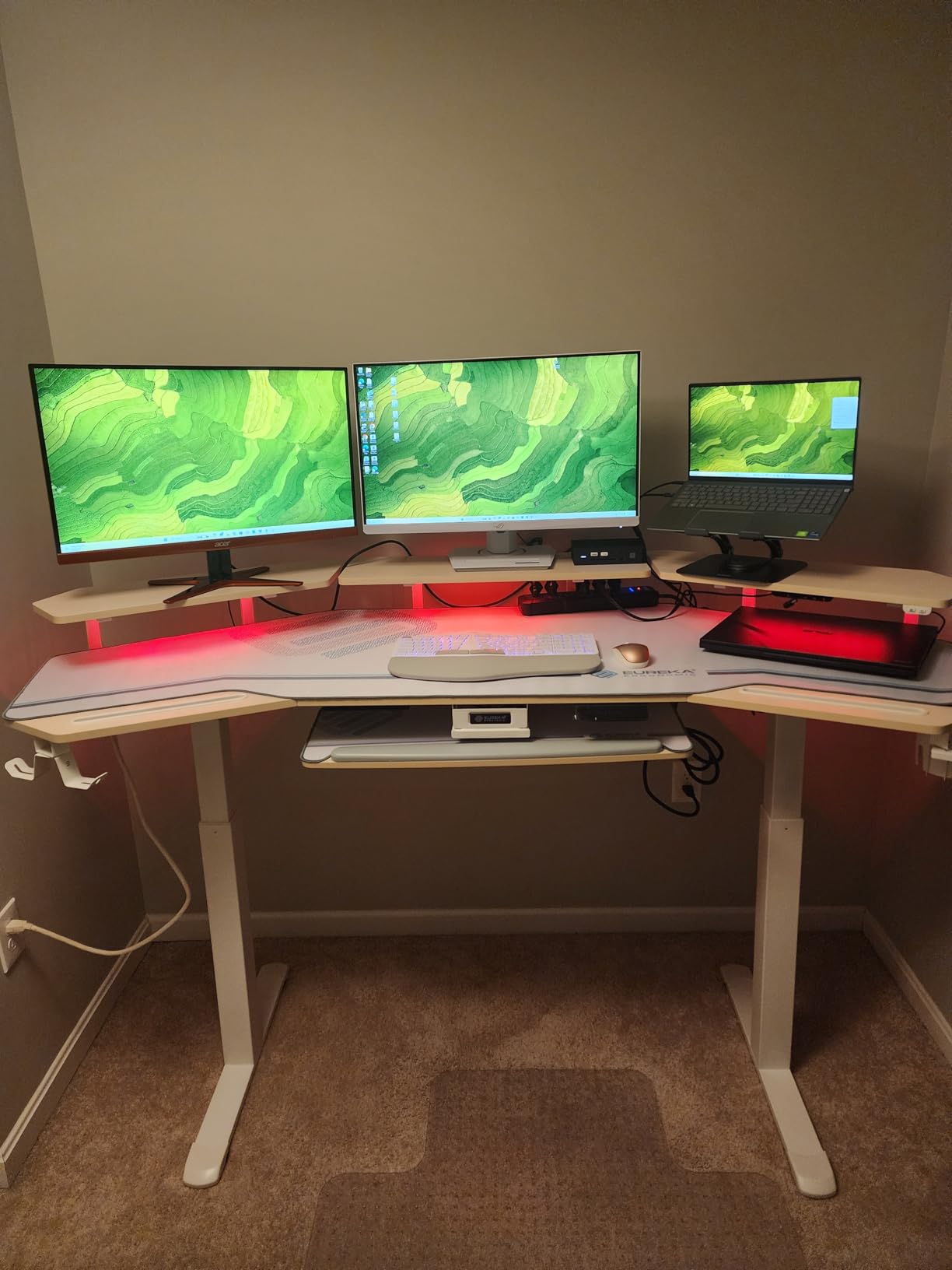 EUREKA ERGONOMIC Gaming Desk Adjustable Height Standing Desk 63