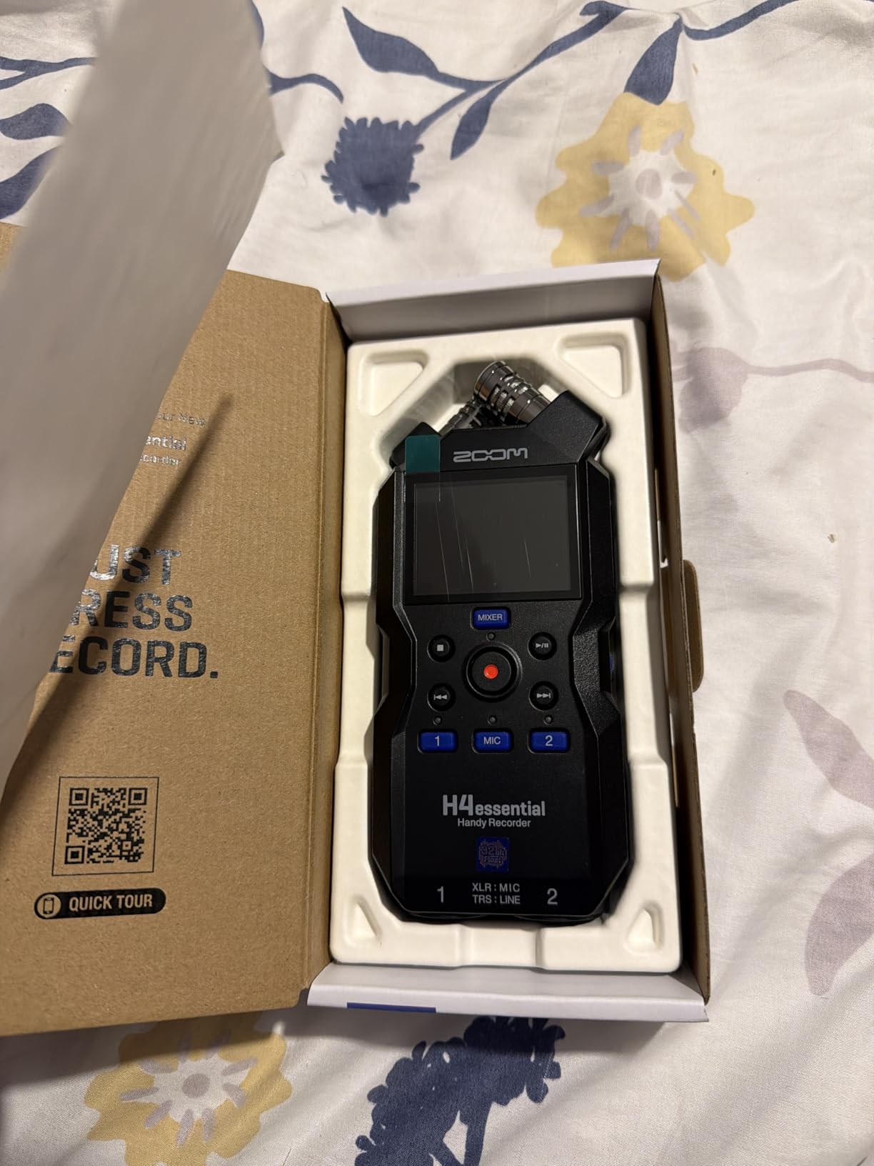Zoom H4 Essential Handheld Recorder for Musicians, Podcasters & Filmmakers customer photo 1