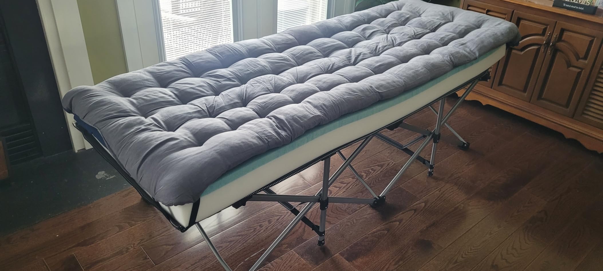 DoCred Oversized XXL Camping Cot with Mattress, 32