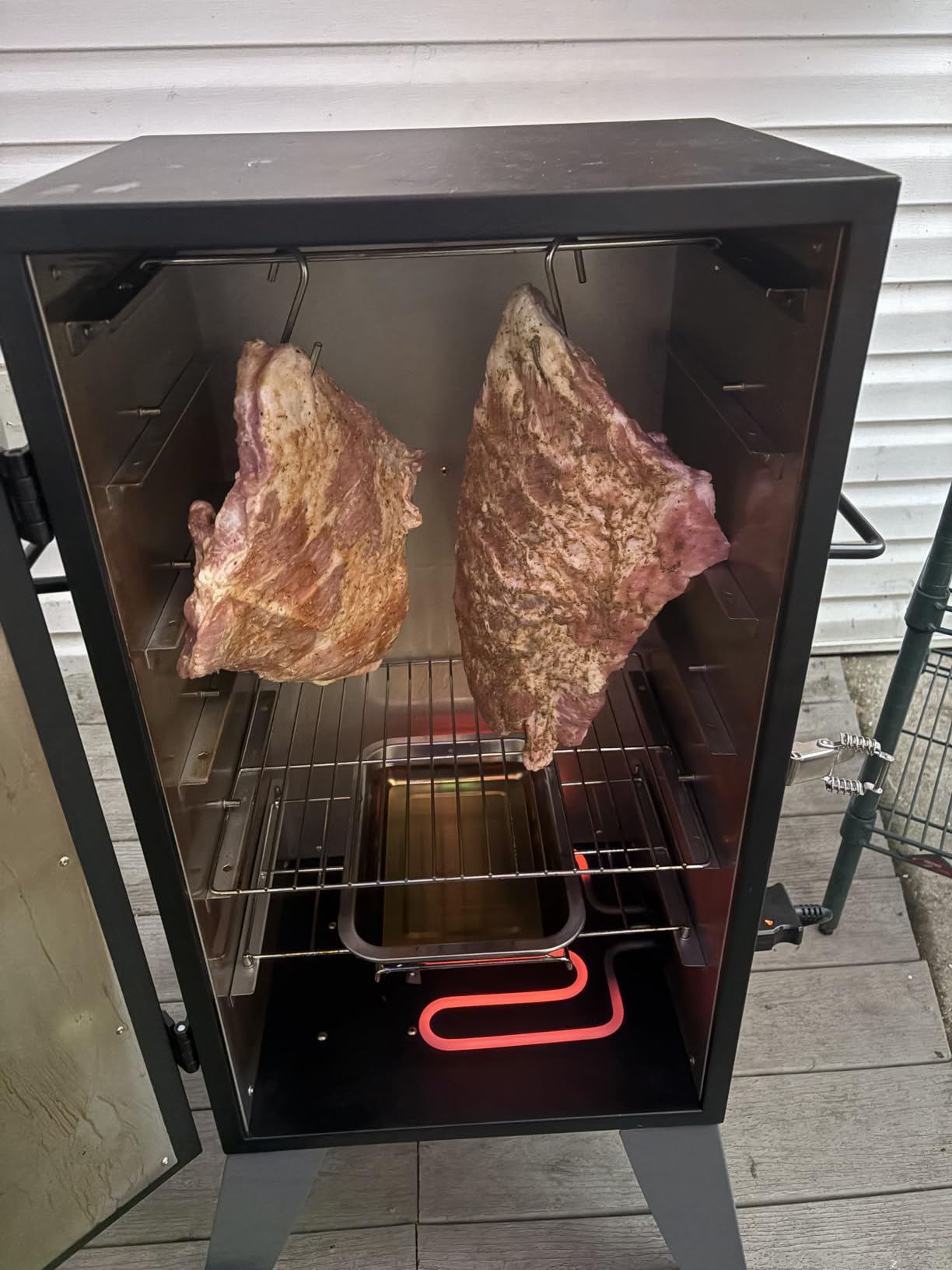 Royal Gourmet SE2805 28-Inch Analog Electric Smoker with 3 Cooking Grates | Outdoor Smoker with Adjustable Temperature Control, 454 Sq. In. Cooking Area, 1350W Output, for Outdoor Backyard BBQ, Black customer photo 1