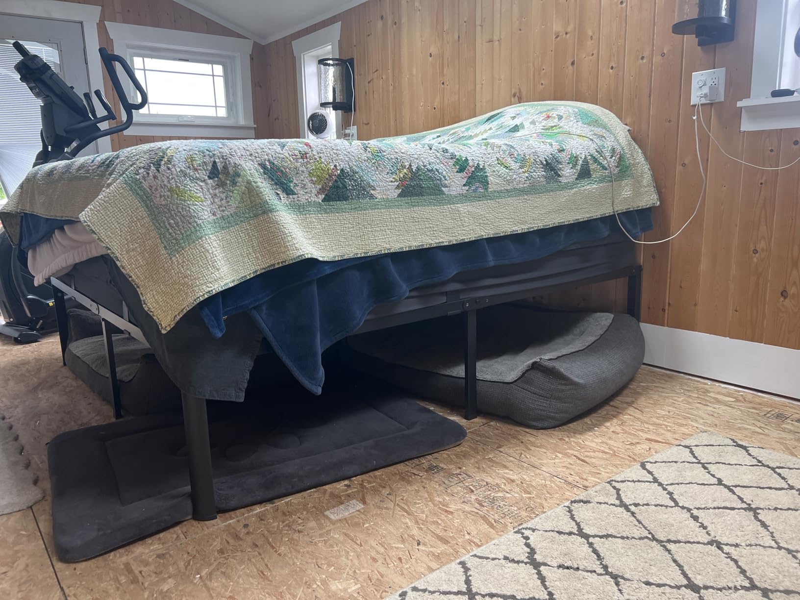 VIPSHOW 18 Inch Queen Bed Frame with Round Corners No Box Spring Needed | 3500lbs Heavy Duty, Under bed storage, 4 mattress stoppers, Headboard holes, Noise-free, Easy assembly & rubber covers customer photo 2
