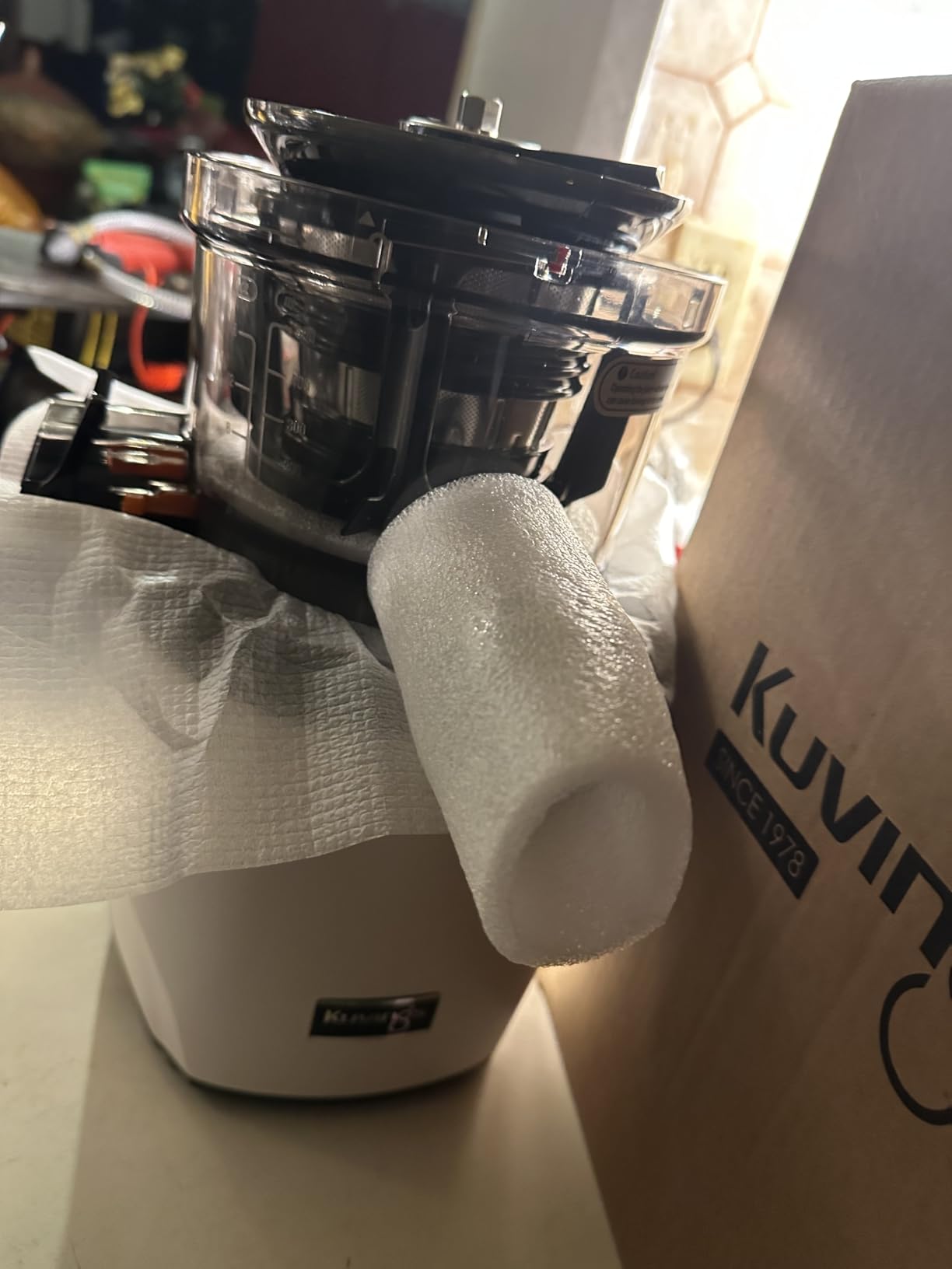 Kuvings AUTO10 Cold Press Juicer Machine, Hands-Free, 100 oz, Silver customer photo 2