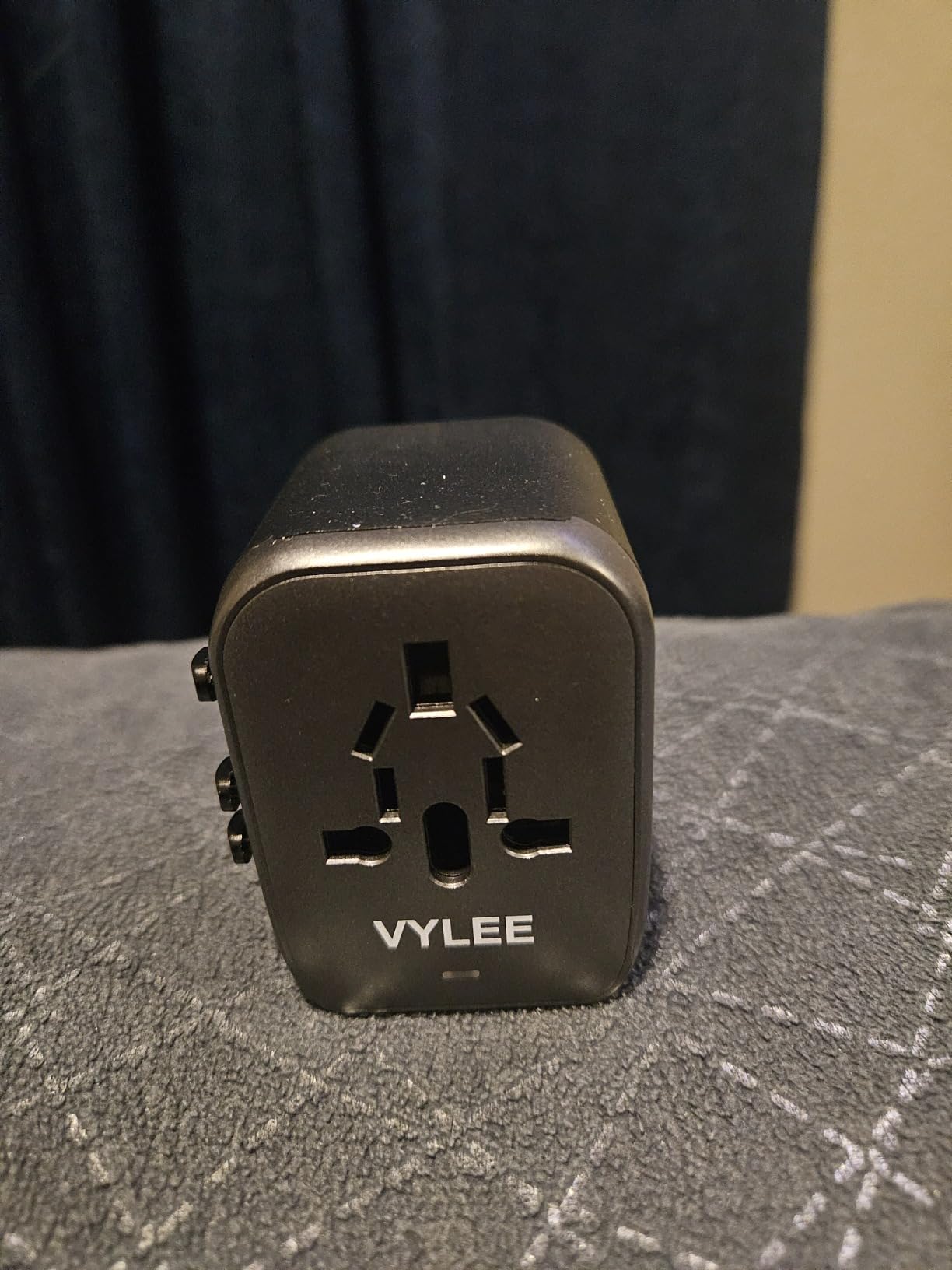 VYLEE Universal Travel Adapter, 5 in 1 International Power Adapter customer photo 1