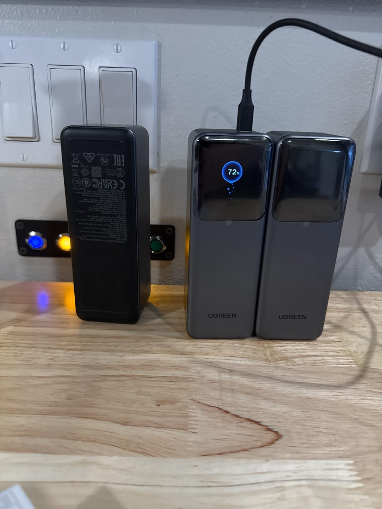 UGREEN Nexode 25000mAh 200W PD 3.1 TFT 3-Port Power Bank customer photo 1