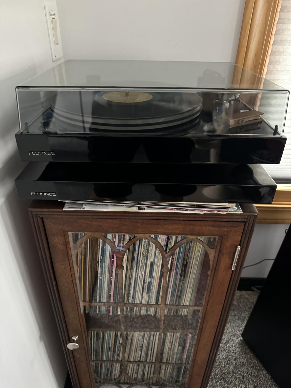 Fluance IB40 Turntable Isolation Base Anti-Vibration Wood Platform for Enhanced Sound Clarity and Superior Damping with Height Adjustable Feet, Bubble Level, Universal Compatibility- Piano Black customer photo 2