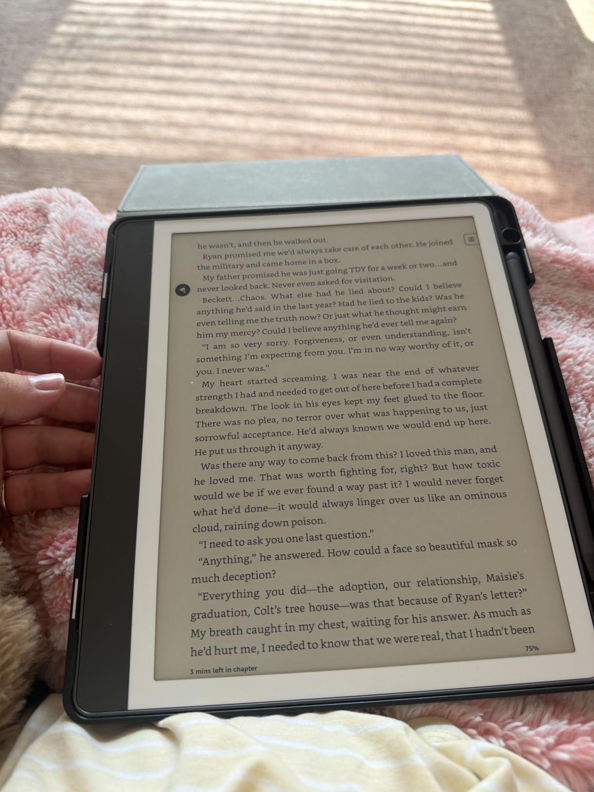 Amazon Kindle Scribe (16GB) - Your notes, documents and books, all in one place. With built-in AI notebook summarization. Includes Premium Pen - Tungsten customer photo 1
