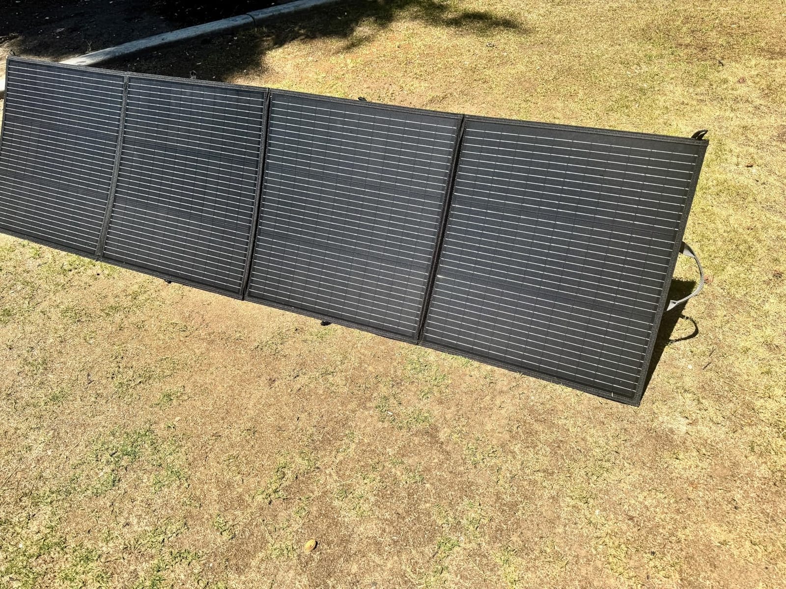 220W Portable Solar Panel 40V Folding Solar Panel for Power Station customer photo 2