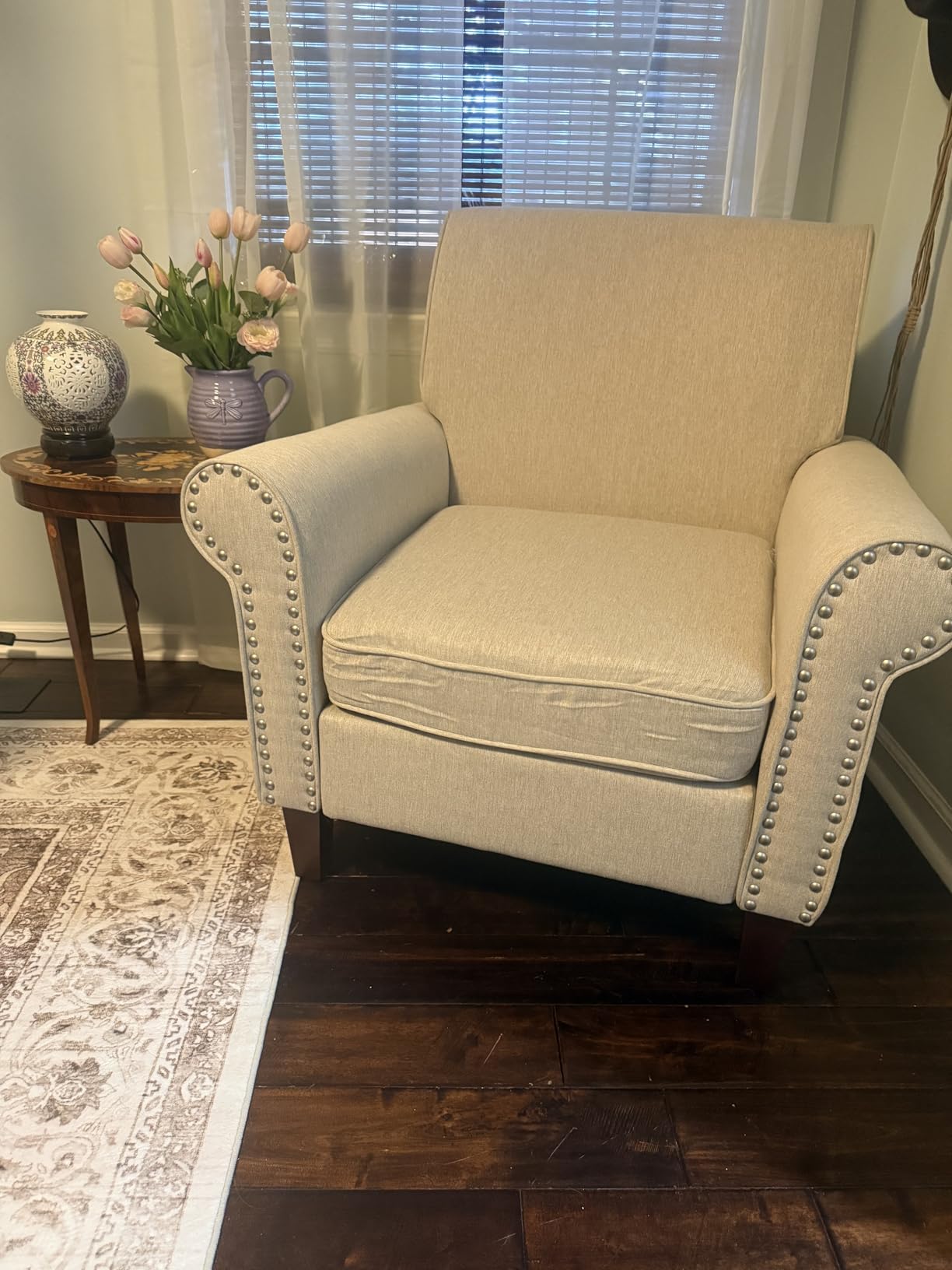 PrimeZone Comfy Accent Chair, Mid-Century Modern Living Room Chair, Beige | Soft Cushion, Rolled Armrest, Elegant Nailhead Trim, Sturdy Wood Frame, Ideal for Bedroom, Office & Waiting Areas customer photo 1