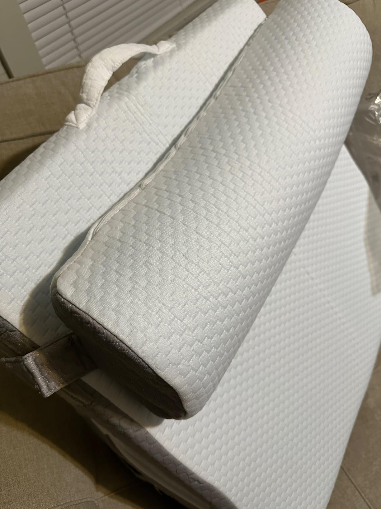 BIEEZZK Wedge Pillow Set for After Surgery, Wedge Pillow for Acid Reflux, Bed Wedge Pillow with Adjustable 9&12inch for Headboard,Sleeping, Orthopedic Memory Foam for Neck&Back Support, White/Grey customer photo 2