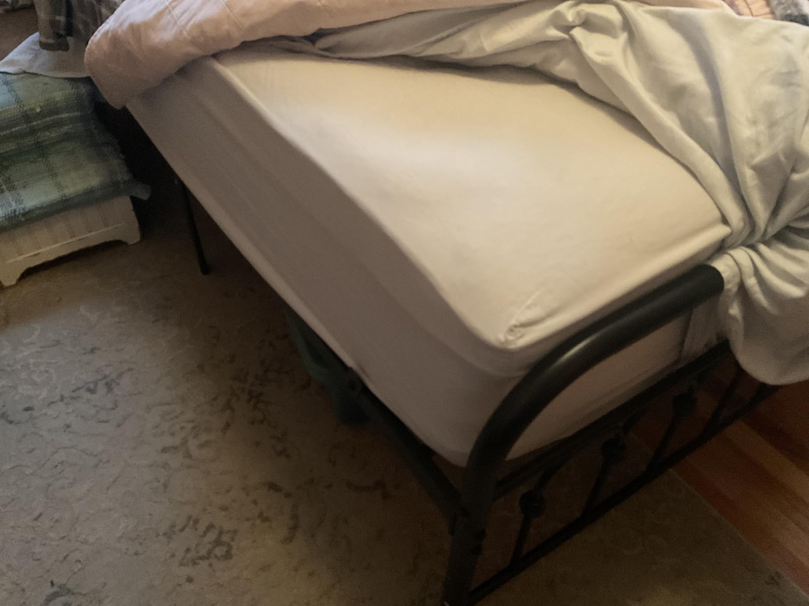 BedStory Queen Mattress 14 Inch - Firm Hybrid Mattress with Orthopedic Spinal Support for Back Pain - 2.0mm Advanced Pocket Spring and Motion Isolation Technology, CertiPUR-US Certified customer photo 2