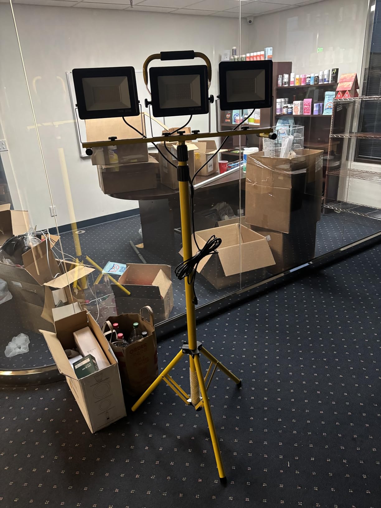 21000LM Tripod Work Light with Stand, 3-Head Adjustable IP66 Waterproof customer photo 2