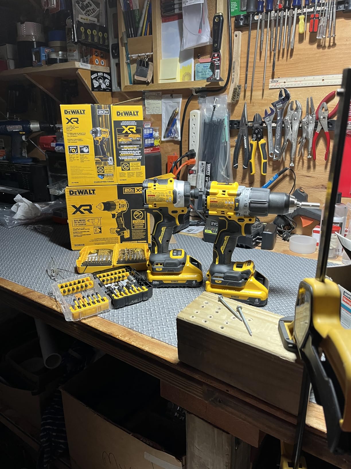 DEWALT 20V MAX XR 1/4 Inch Cordless Impact Driver, Bare Tool Only (DCF860B) customer photo 1