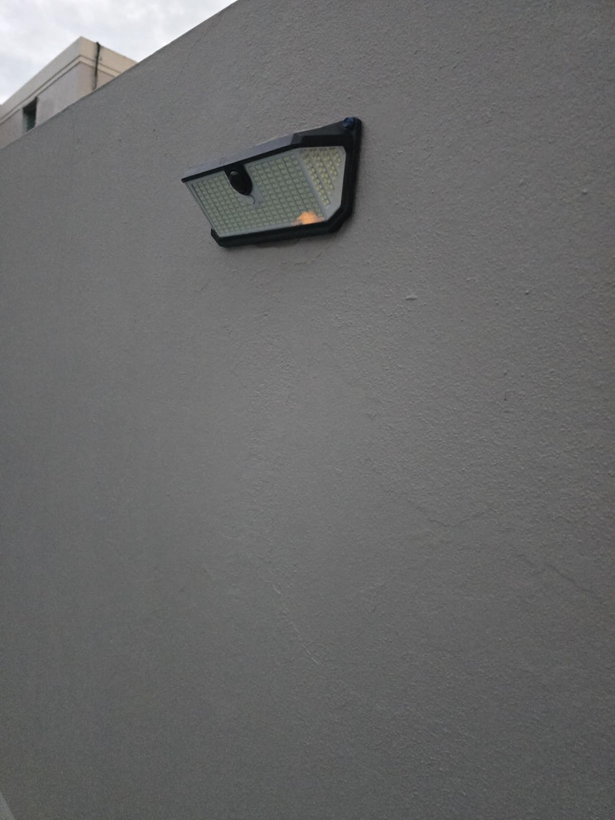 466 LEDs Solar Security Lights Outdoor with Motion Sensor, 2-Pack customer photo 1