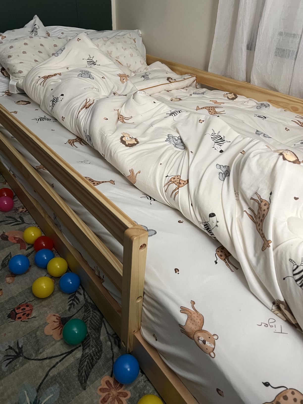 Twin Floor Bed with Safety Guardrails, 2 Openings and 14 supportive slats | Montessori-inspired toddler floor bed with solid pine wood and plywood construction supports 400lbs. Easy to assemble - White customer photo 1