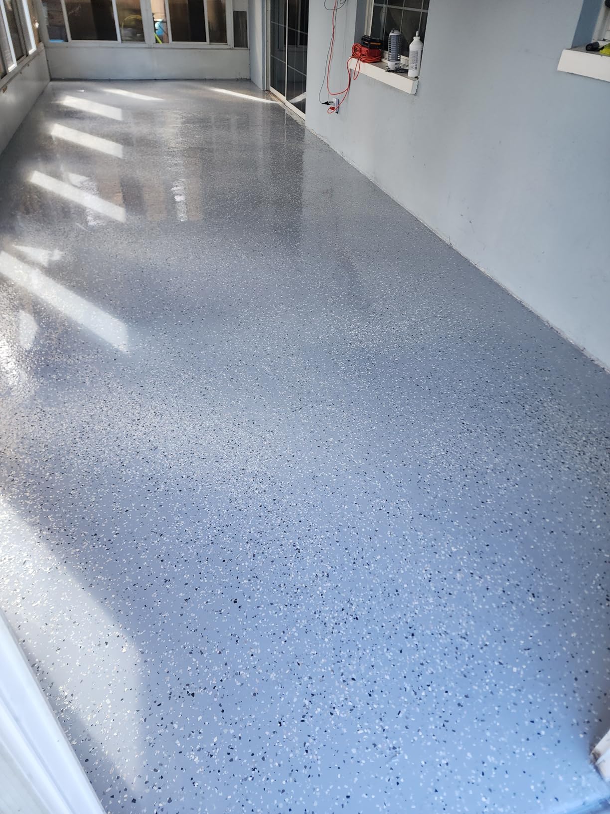 Self Leveling Epoxy Resin Kit – ANE Garage Floor Epoxy Kit Spreads Seamlessly. Durable, Industrial Grade Clear Epoxy Resin for Concrete Floors and Countertops - White customer photo 1