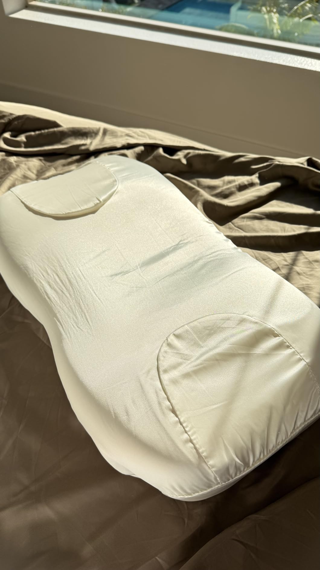 The Anti-Wrinkle Side Sleeper Pillow, Anti-Aging Beauty Pillow | Prevent and Stop Sleep Wrinkles, Additional Satin Case Included, 100 Night Sleep Trial, CertiPUR-US customer photo 1