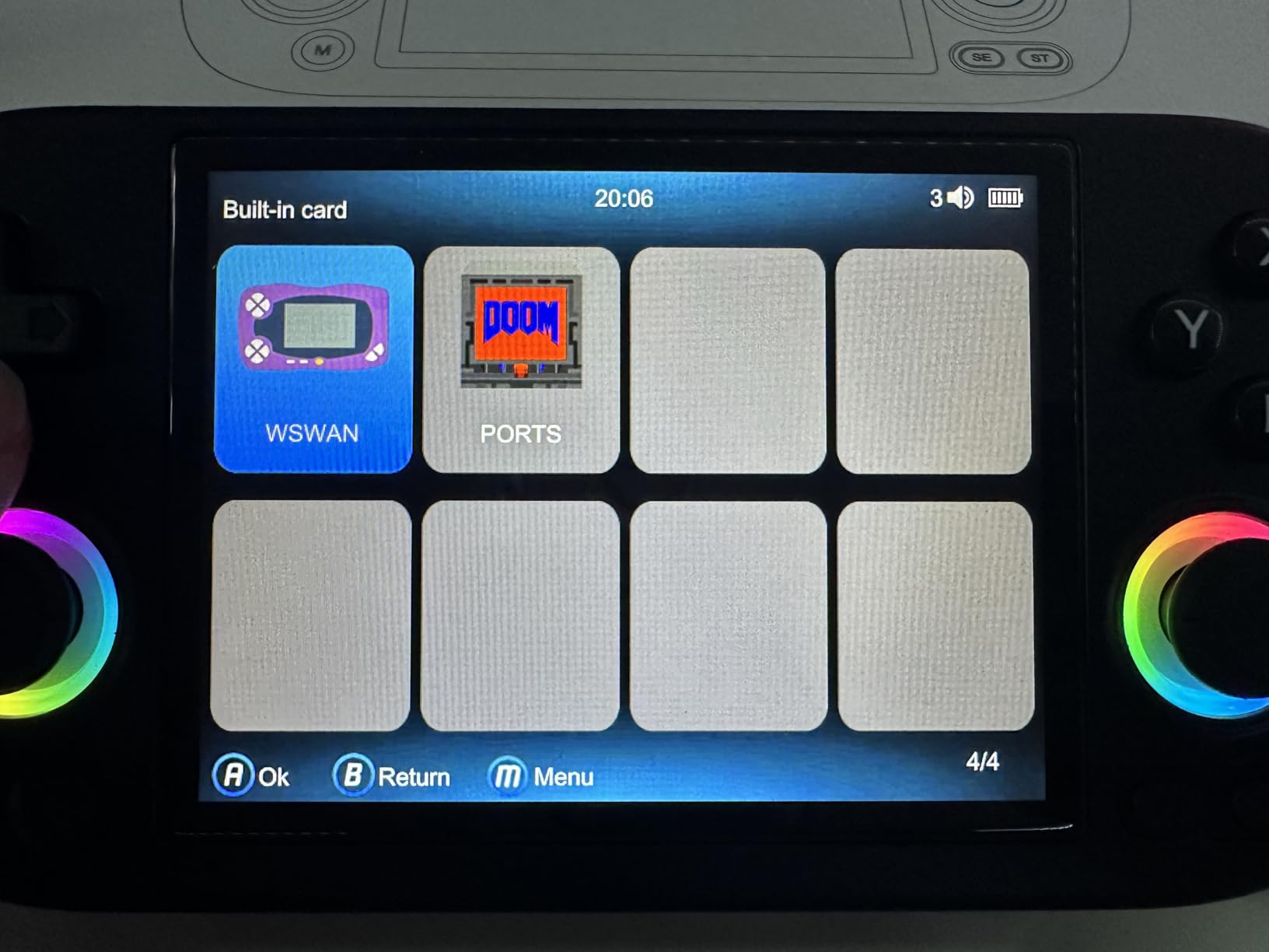 Anbernic RG40XX H Retro Handheld Game Consoles RG40XXH Retro Gaming Console 64 TF Card Preloaded Games 5000+ Portable Gaming Console Linux System 4.0'' IPS Screen WiFi Bluetooth HD and TV Output Black customer photo 2