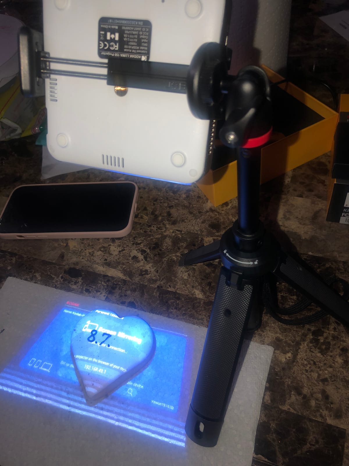 KODAK Luma 150 Mini Projector, Black, 1080p Input, Battery customer photo 2