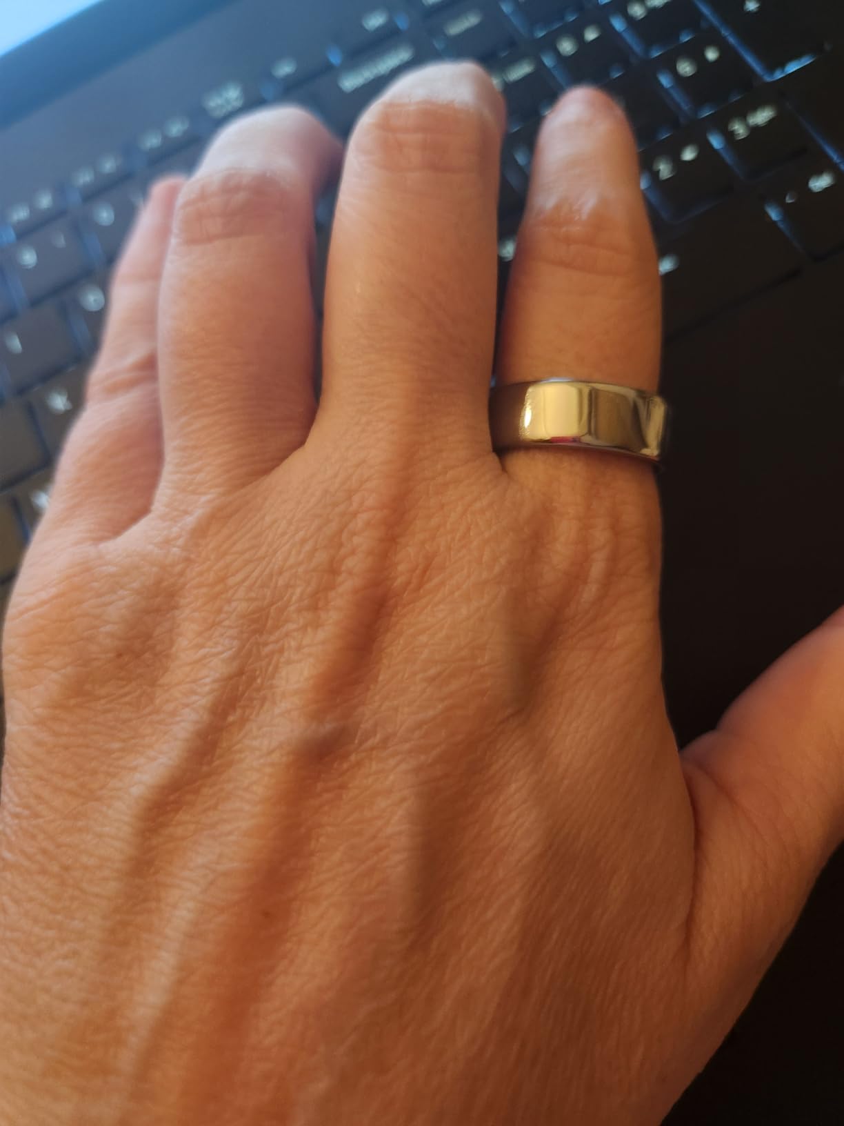 OURA Ring 4 Smart Ring - Silver - Size 10 | Sleep, Activity, Women’s Health, AI Advisor, Up to 8 Days of Battery Life, Size Before You Buy, Android & iOS Compatible customer photo 2