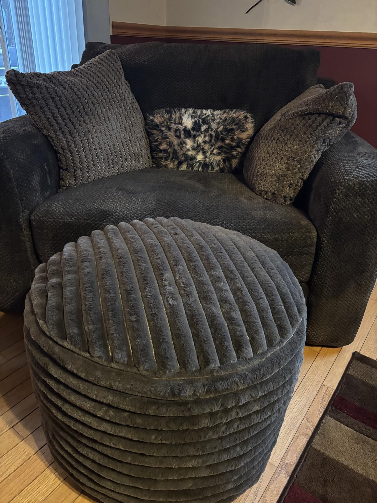 Pouf Ottoman Stuffed Round for Foot Rest, Faux Fur Poufs with Foam Chunk Filling, Storage Ottoman Pouf Foot Stool Cushion, 20 X 15 Inch Floor Chair for Living Room Bedroom Home Decor, Beige customer photo 1