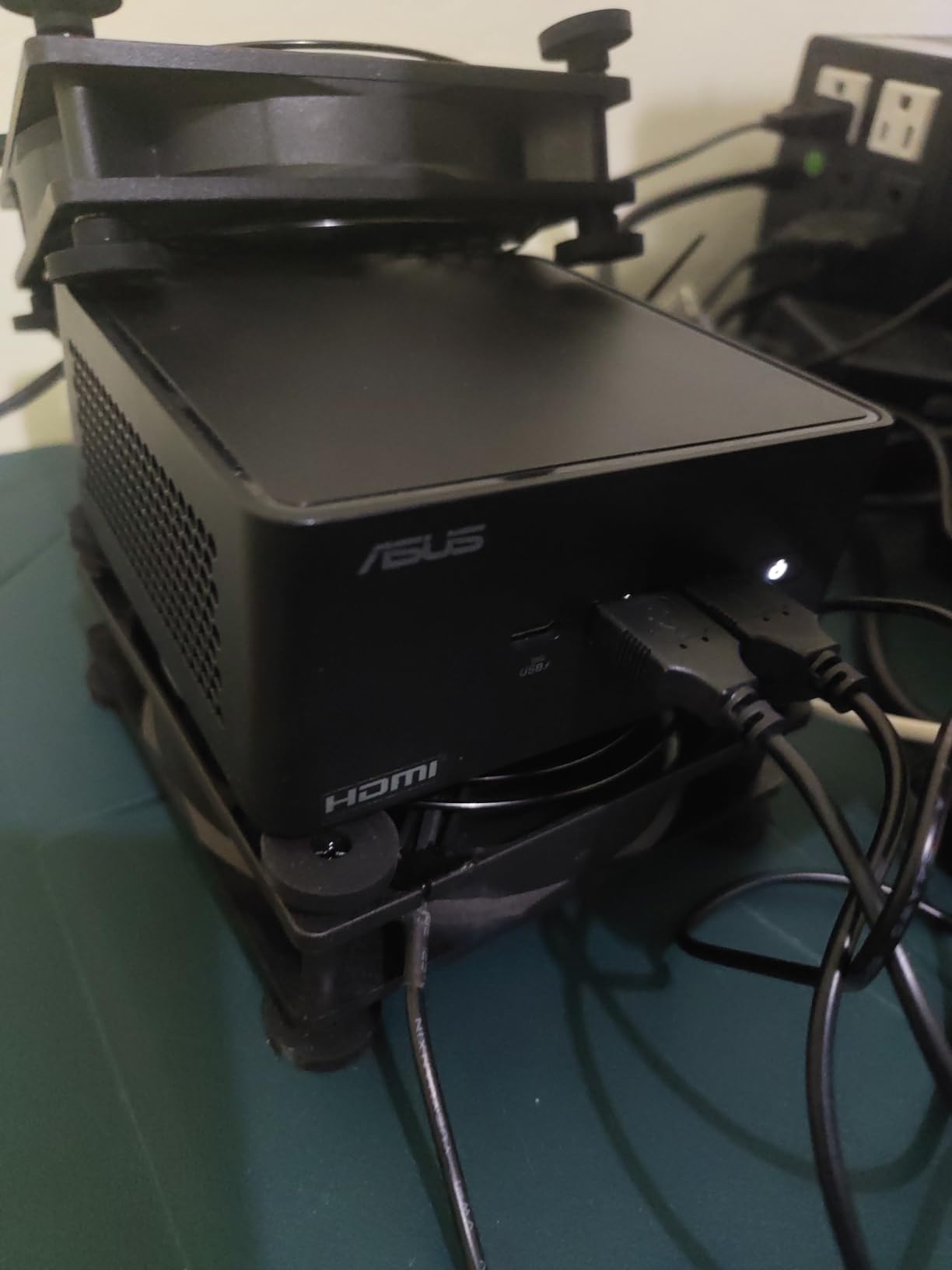 NUC 14 Pro Tall Full System Mini PC with Intel 14th Gen Core Ultra 7 155H, 32GB DDR5 RAM, 1TB PCIe G4x4 NVMe SSD, Thunderbolt 4, Win 11 Pro, Toolless Chassis Access, VESA Mount Included customer photo 1