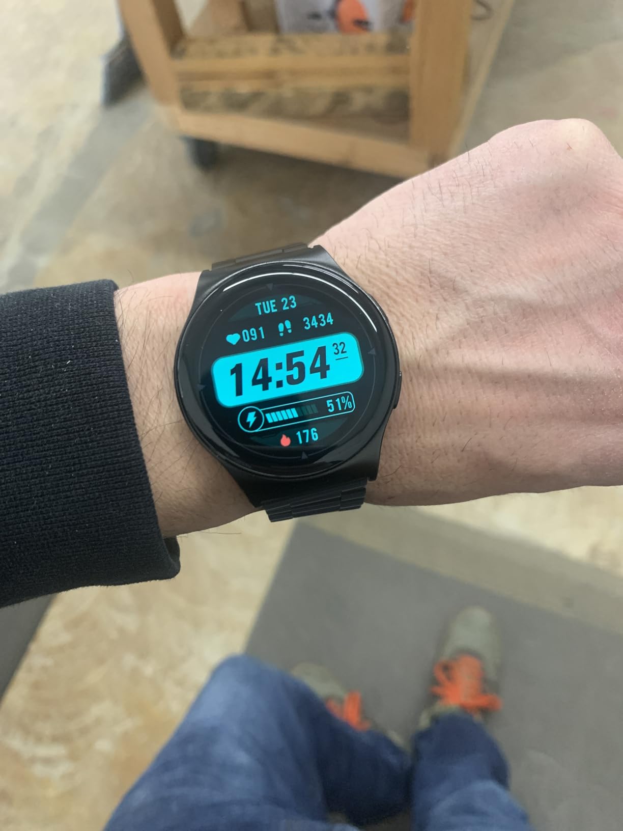 Motorola Moto Watch 120 - Premium Bluetooth Smartwatch with AMOLED Display, 10-Day Battery, Heart Rate & SpO2 Tracking, Fitness & Health Monitoring, Compatible with Android and iPhone - Phantom Black customer photo 1
