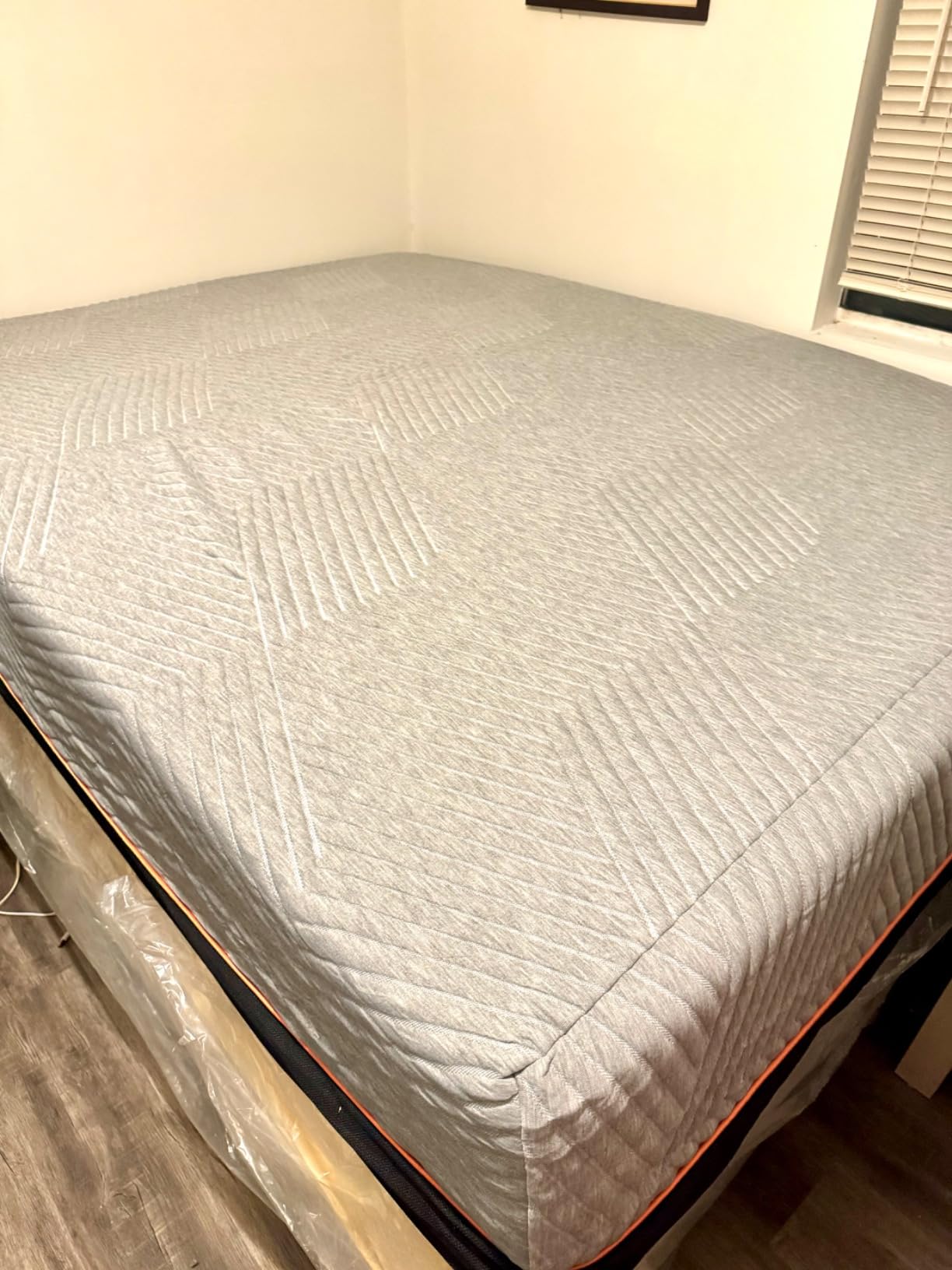 ESHINE Queen Mattress for Back Pain and Pressure Relief, 14 inch Gel Memory Foam customer photo 2