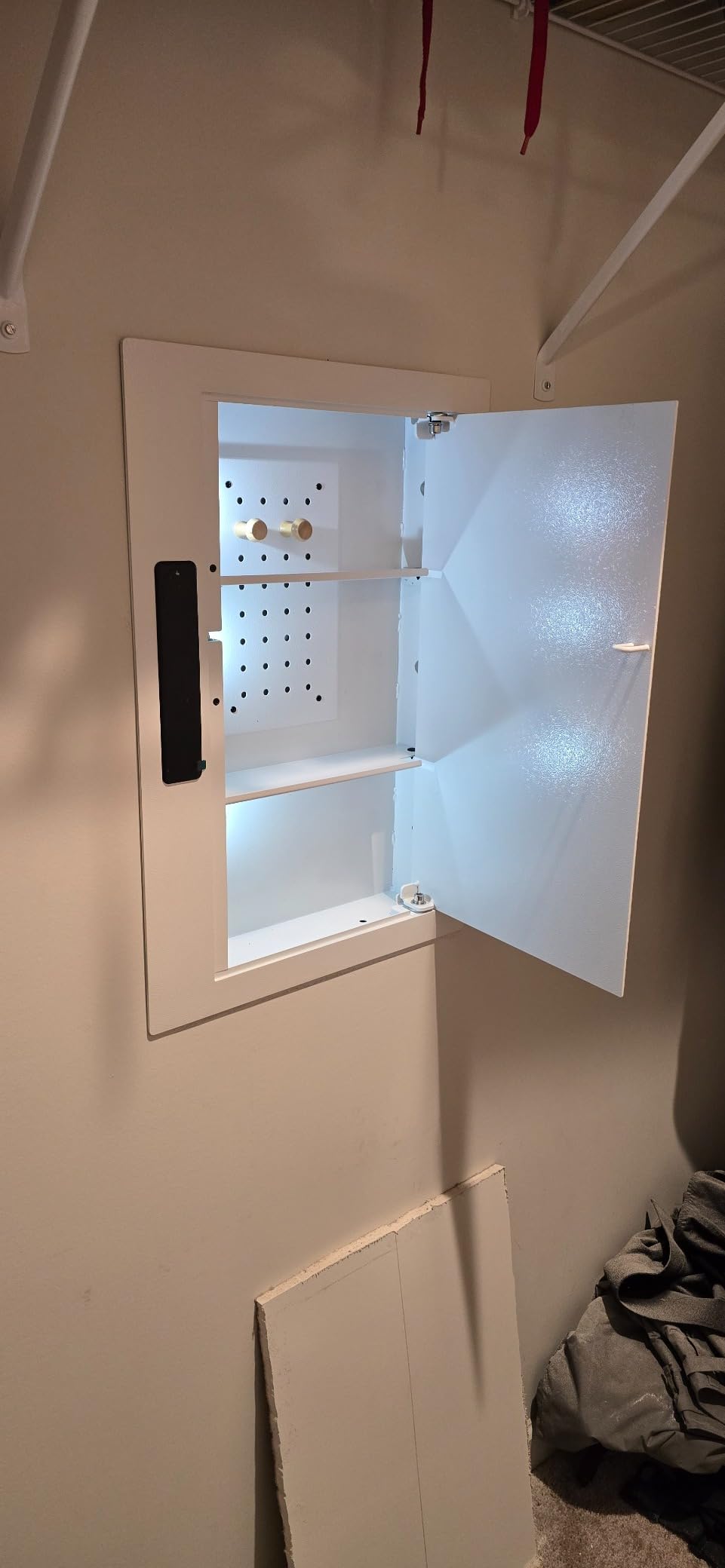 Grimtron Electronic Wall Safe Between 16