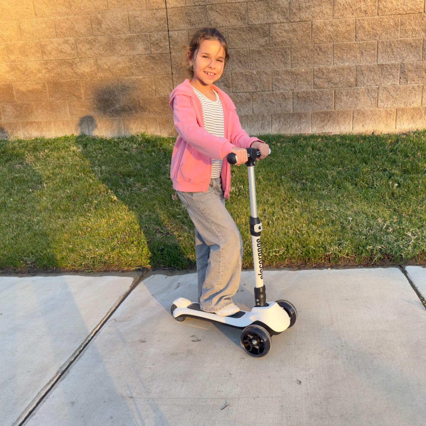 Elecorange T200/T500 Balance Electric Scooter for Kids Age 4-9, 2 Types Front Wheels, Electric Horn, Full Body Lights Up, Wide Deck, 5Mph Safe Speed, 70min Riding, Foldable Kick Scooter Boys & Girl customer photo 1