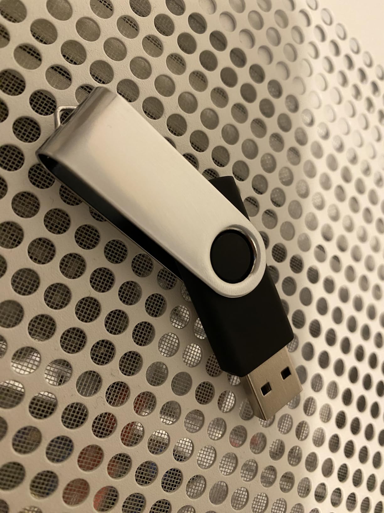 Beamo Ubuntu Desktop 24.04.3 LTS 64-bit Bootable USB Flash Drive - Live USB for Installing and Repairing Ubuntu Desktop customer photo 1