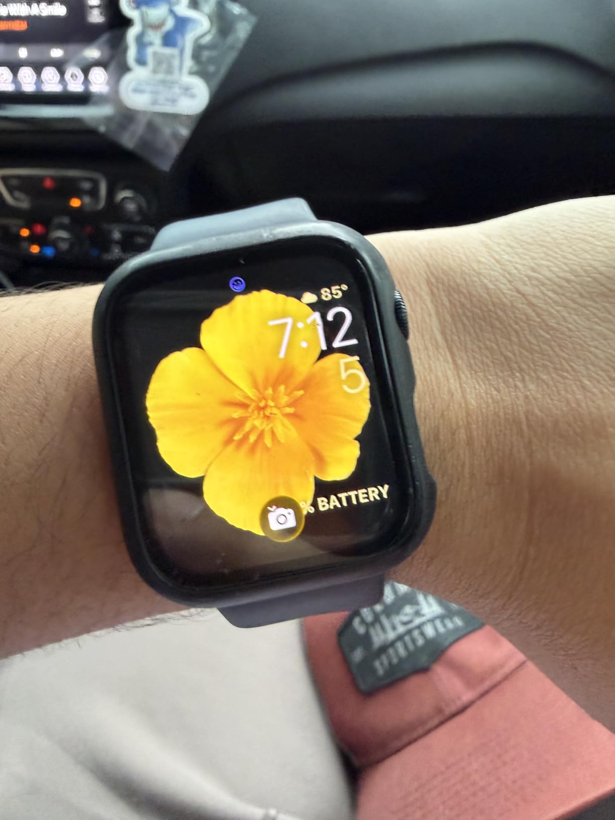 Apple Watch SE (2nd Gen) [GPS 40mm] Smartwatch with Starlight Aluminum Case with Starlight Sport Band S/M. Fitness and Sleep Trackers, Crash Detection, Heart Rate Monitor, Retina Display customer photo 1