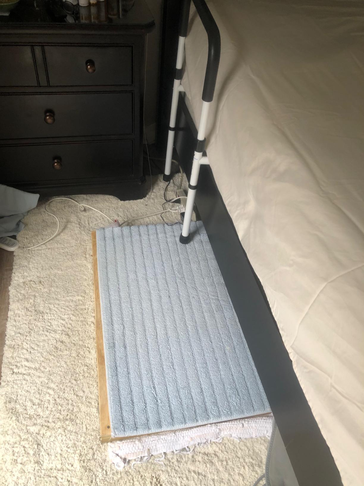 Vaunn Medical Bed Rail for Elderly Adults Safety, ASTM F3186-17 Certified, Adjustable Bed Assist Handle and Grab Bar for Seniors, 300 lb, Tool-Free Assembly customer photo 1