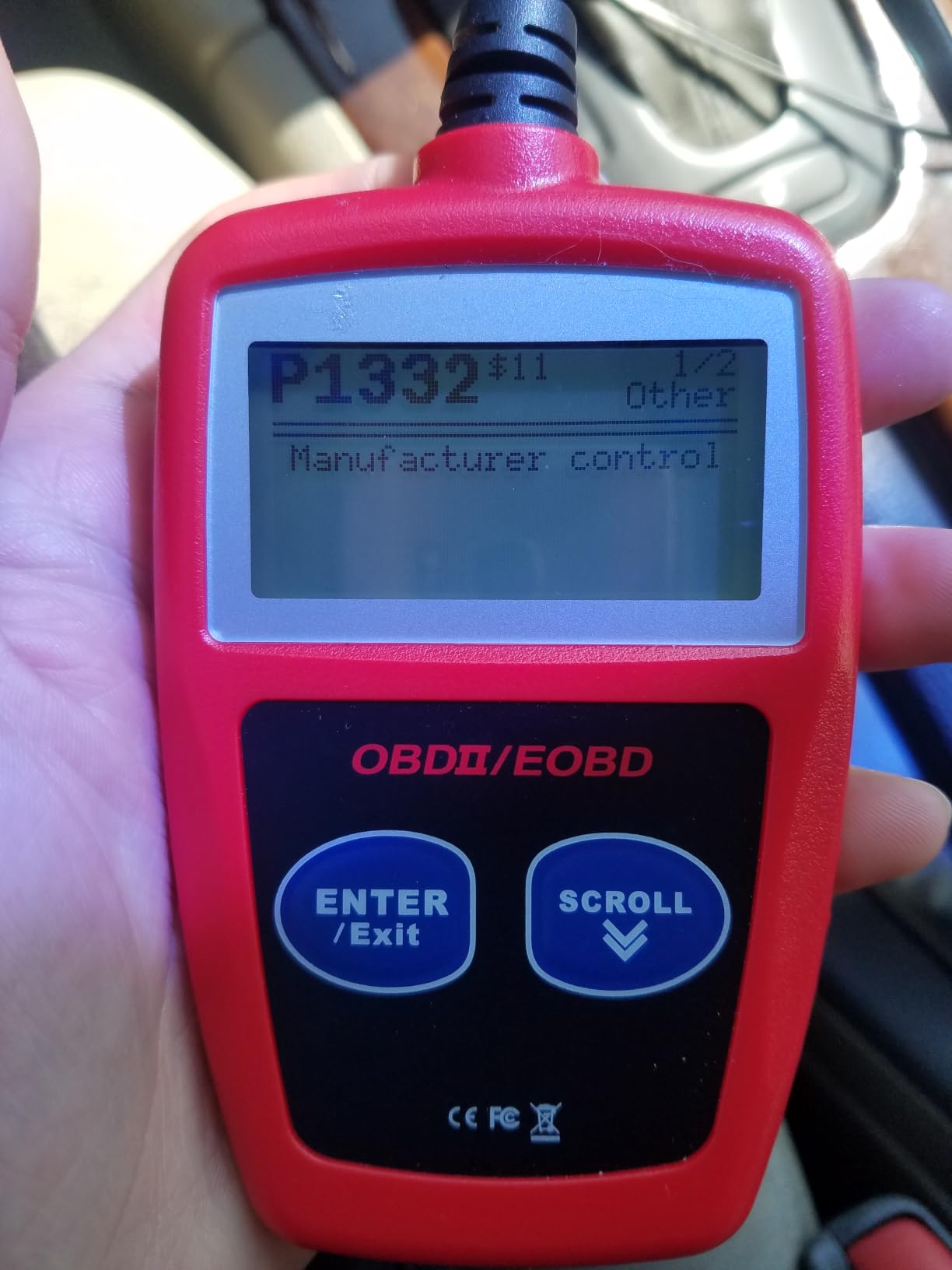 MOTOPOWER MP69033 Pro OBD2 Scanner Code Reader Check Engine Fault Light Diagnostic Scan Tool with Battery Tester customer photo 1